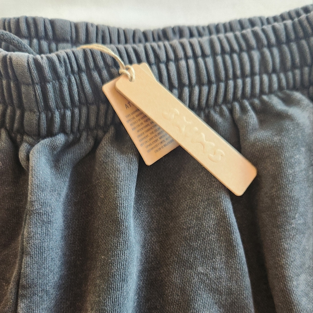 🏷️SKIMS Boyfriend Fleece Lounge Shorts Ash Black 4X - Picture 5 of 12